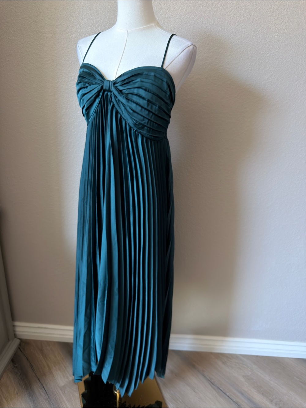 NWT Petal & Pup Vikki Emerald Green Pleated High-Low Slip Dress Size 10